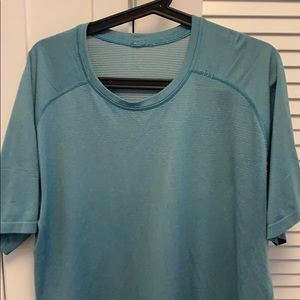 Lululemon Men’s Metalvent tee - XL